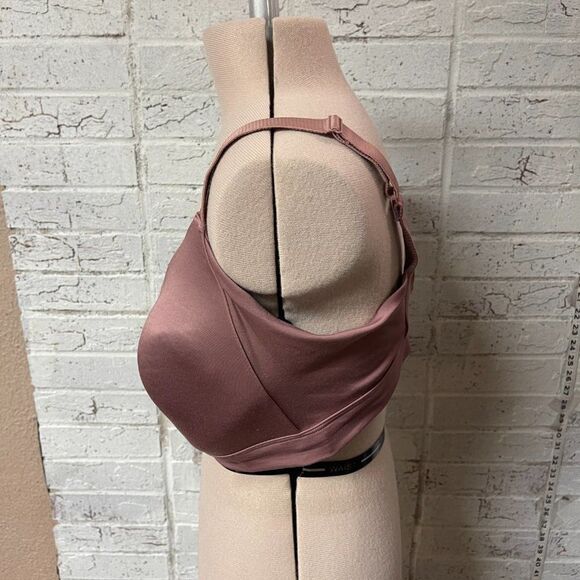 Auden Bra Lightly lined wire free 38DD - Picture 7 of 13